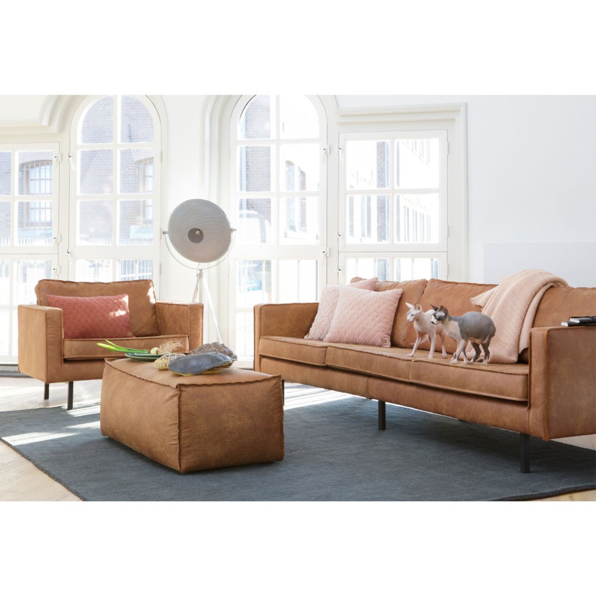 Canapé moderne 4 places en velours - RODEO cognac, WOOOD