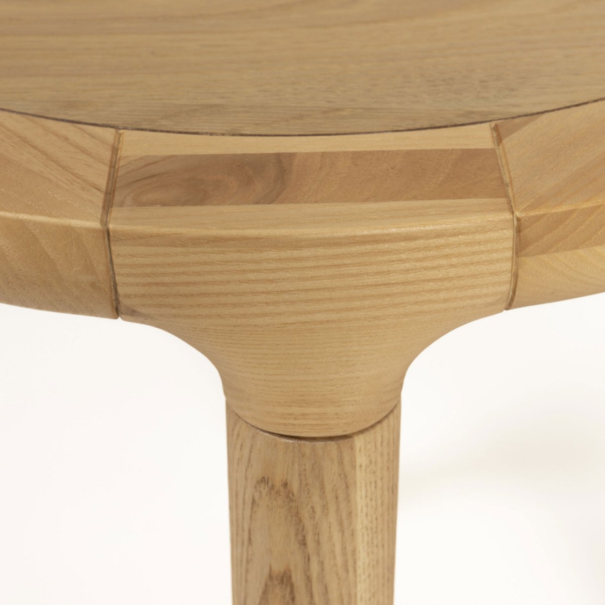 Table basse ronde en bois   bois foncé - STORM bois clair, ZUIVER