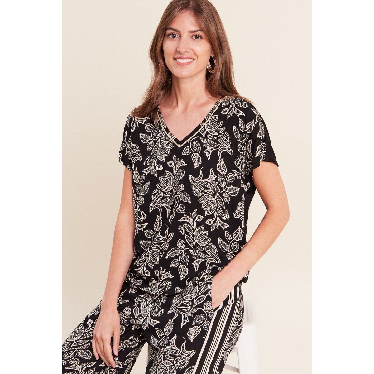 Blouse col v manches courtes noir, BREAL