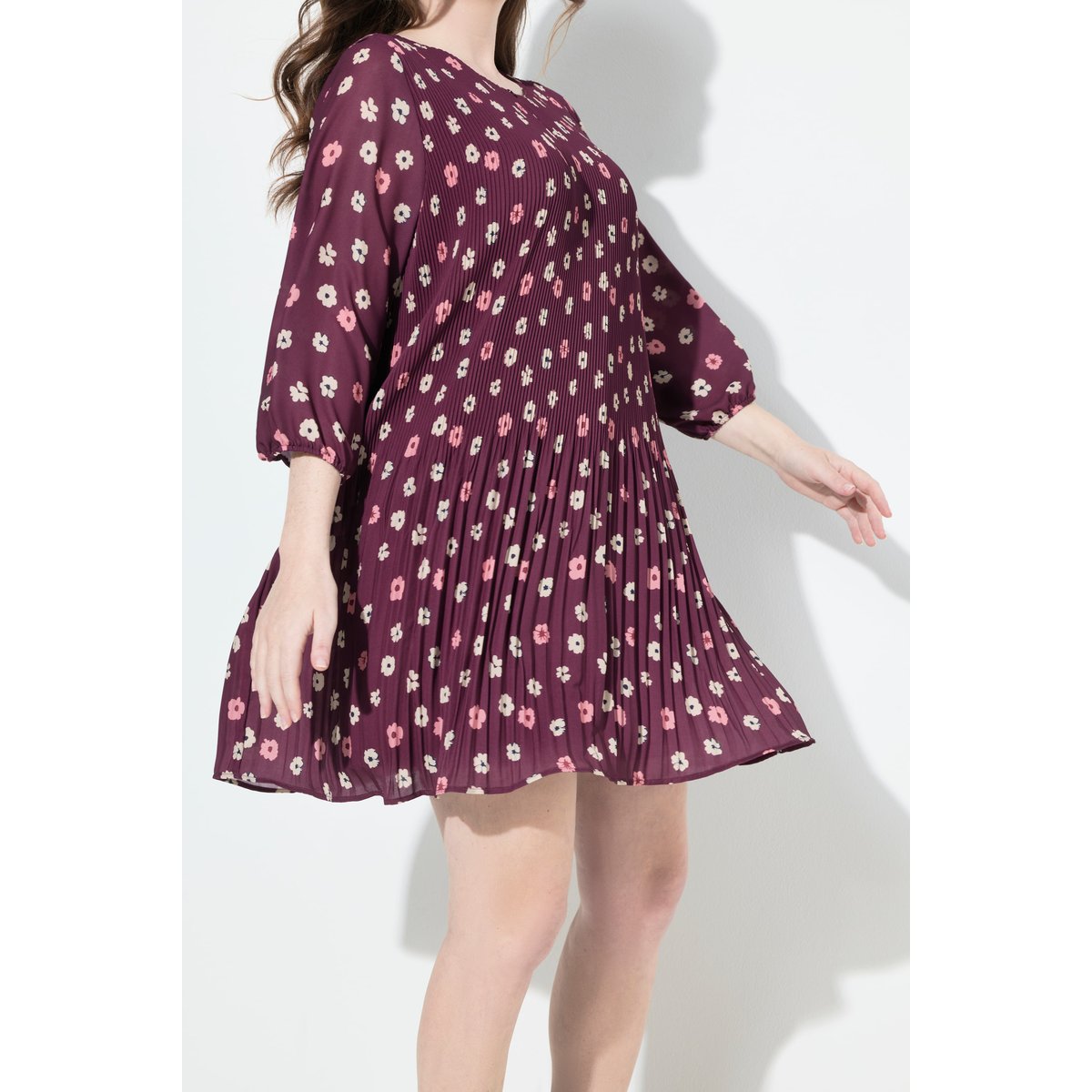 Robe plissée doublée, motif à fleurs rouge vin foncé, ULLA POPKEN