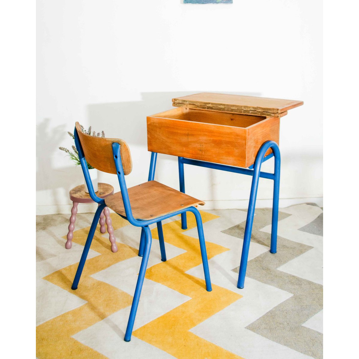 Bureau et la chaise d'écolier Edouard N°1059 - Bon état bois foncé, DEBONGOUT
