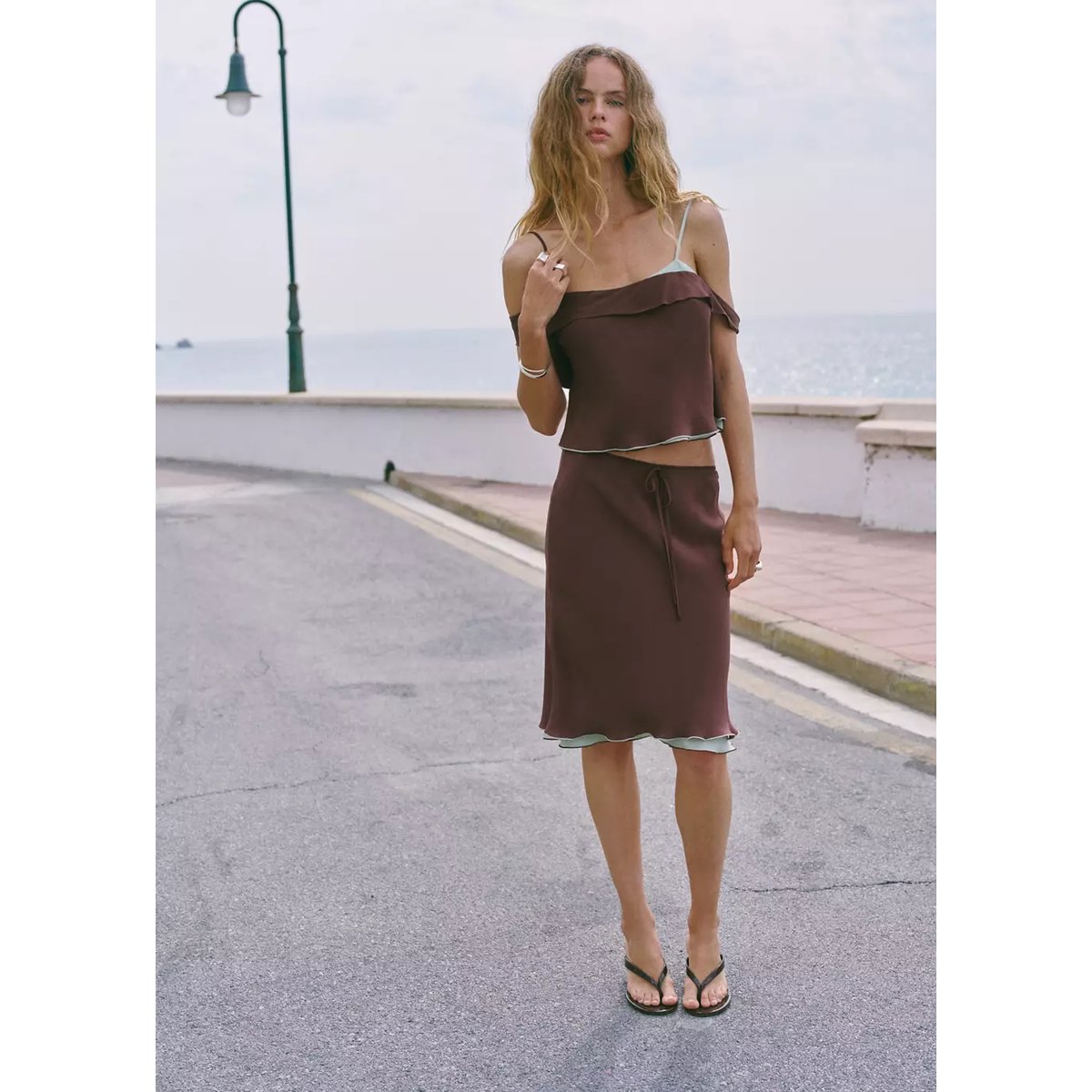 Jupe midi fluide marron, MANGO