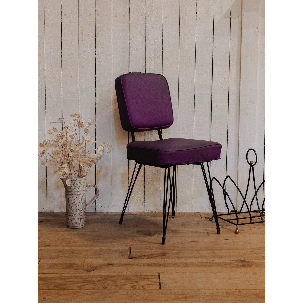 Chaise en métal noir et cuir violet Alma N°1563 - Bon état noir, DEBONGOUT