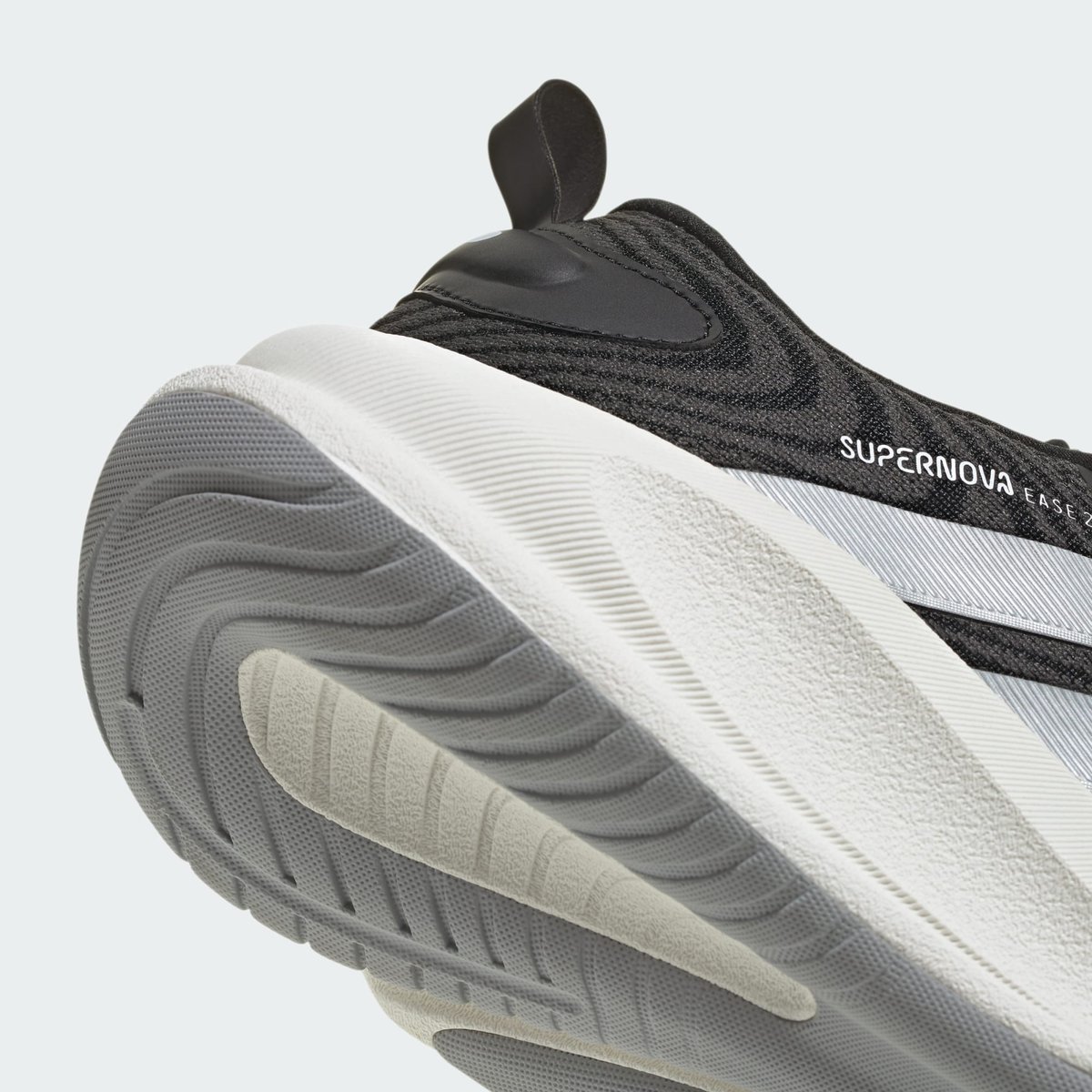 Chaussure De Running Supernova Ease 2 F Chaussure De Running Supernova Ease 2 F core black / cloud white / carbon, adidas Performance