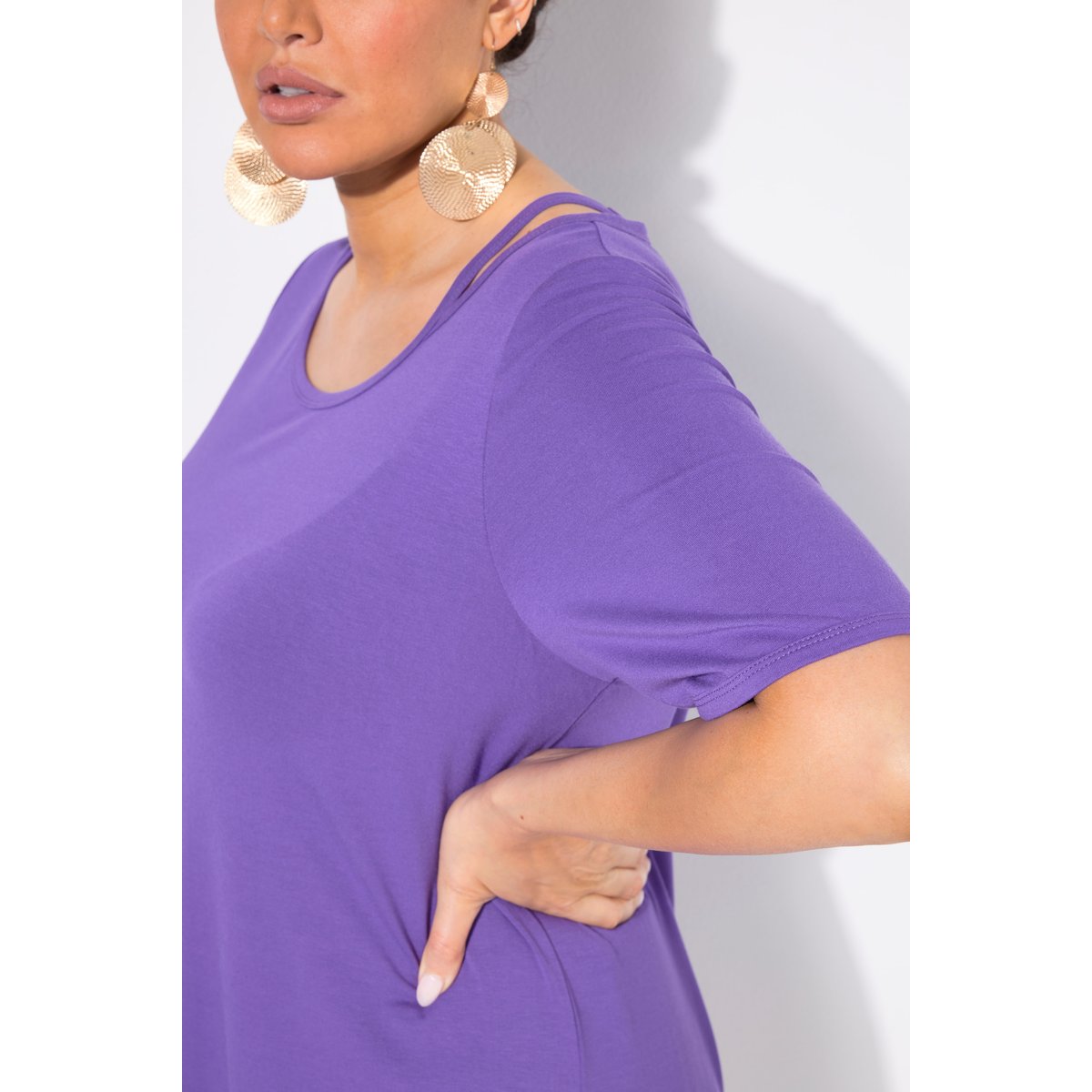 T-shirt à découpes. Encolure ronde violet, ULLA POPKEN