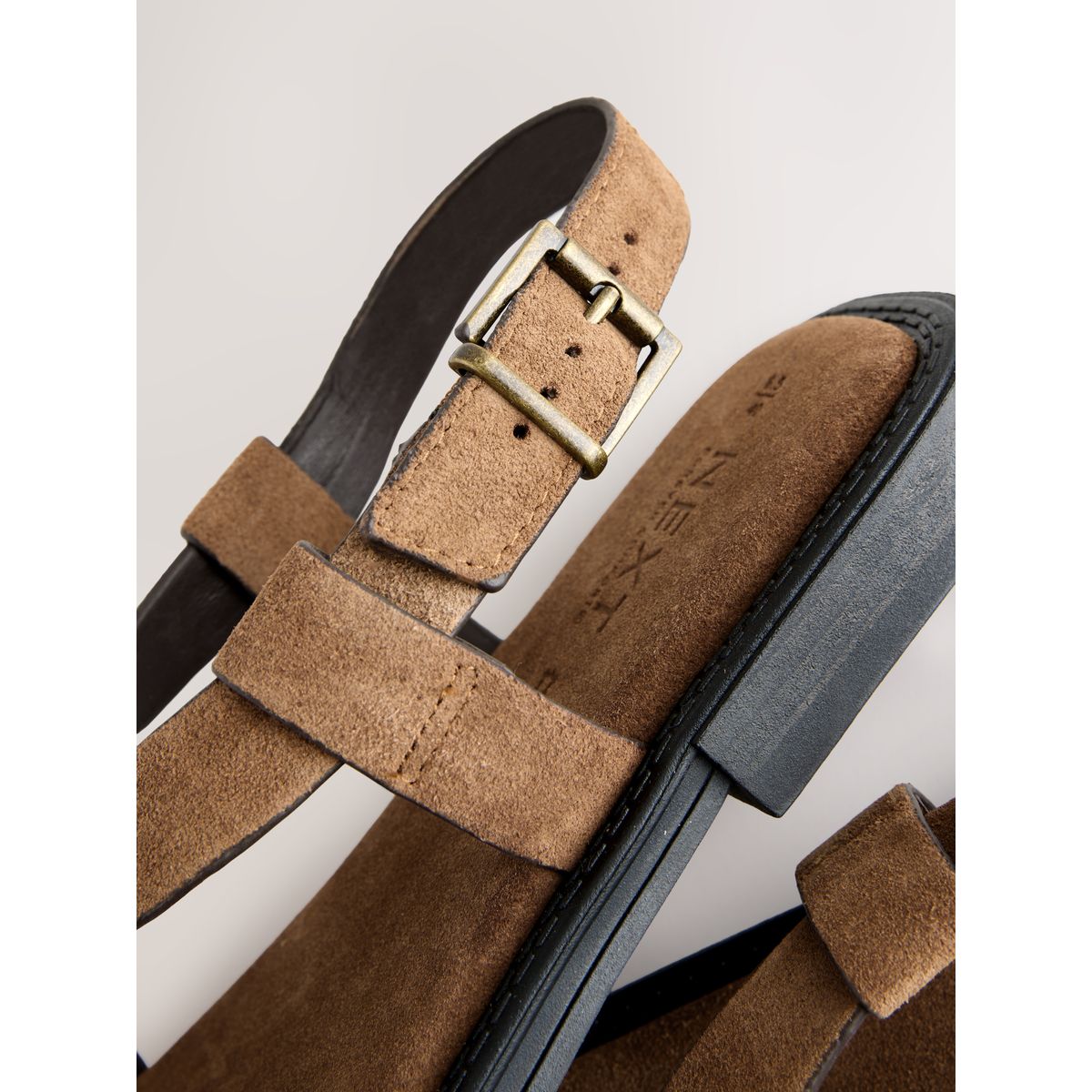 Sandales à brides croisées forever comfort® tan brown suede, NEXT