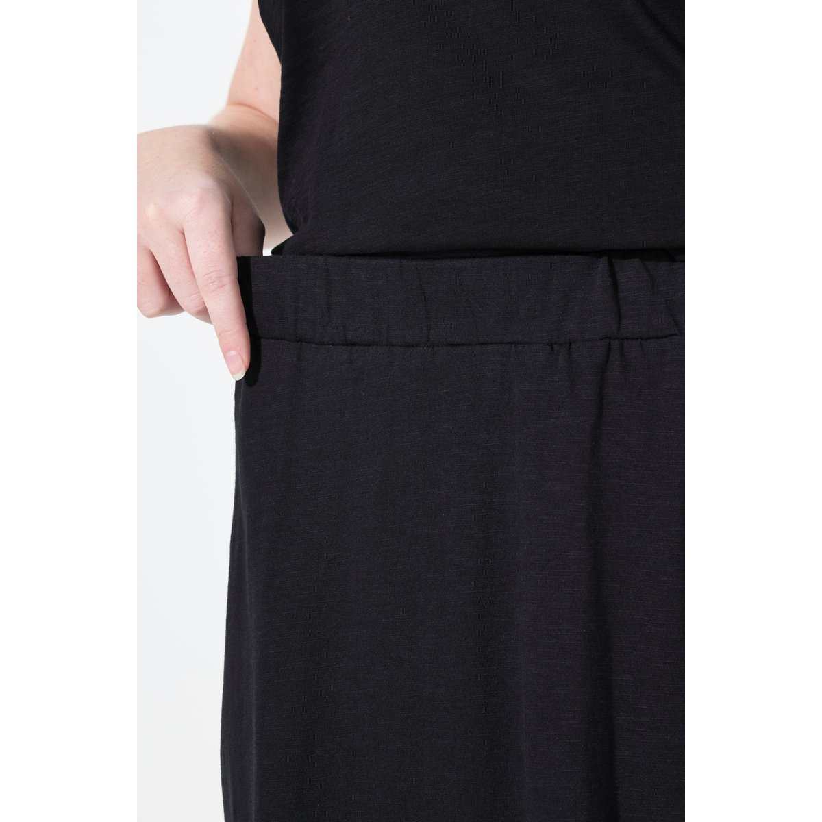 Jupe midi, ourlet asymétrique, poches noir, ULLA POPKEN