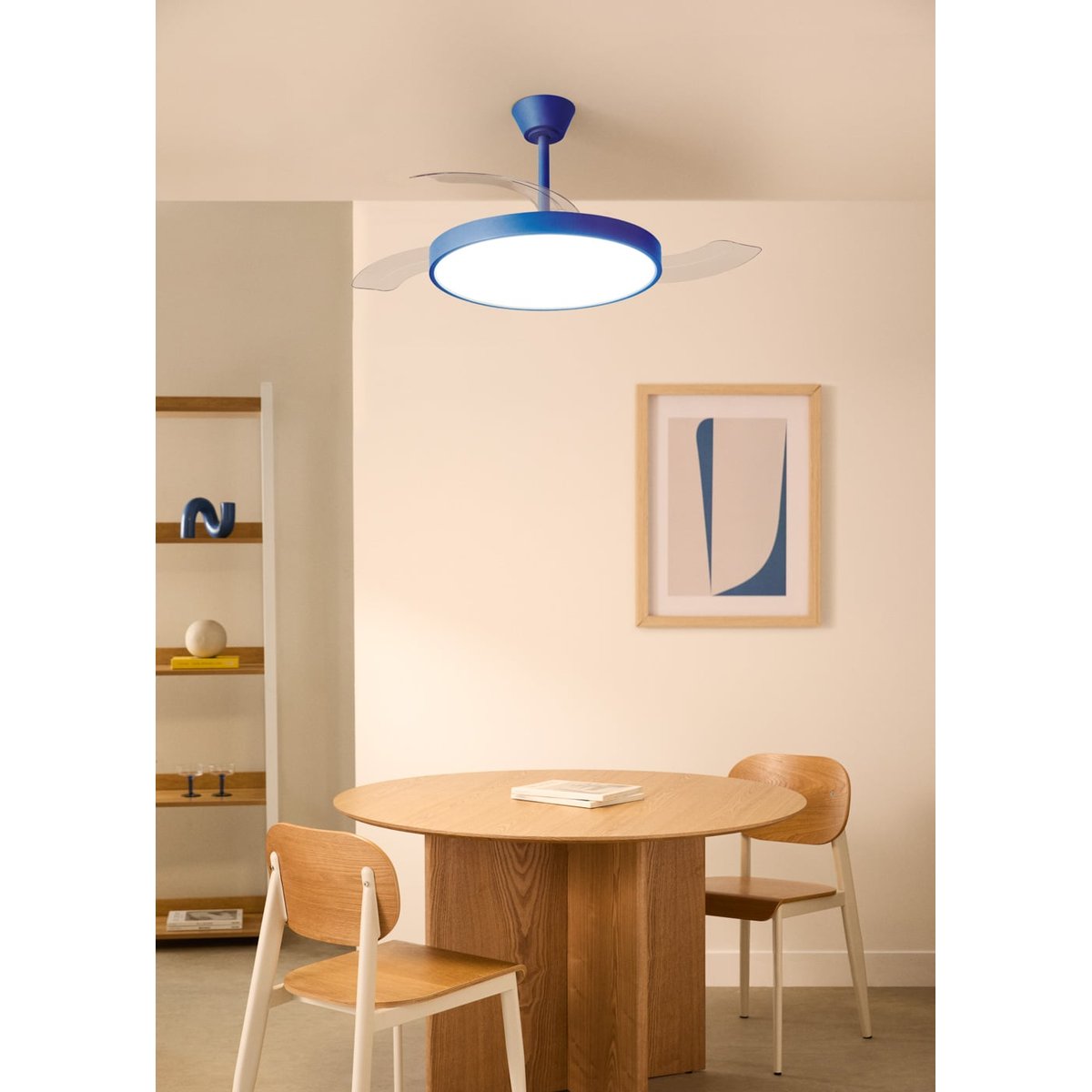 Ventilateur de plafond 40W silencieux avec lumiére et télécommande WIND CLEAR STUDIO bleu cobalt/transparent, CREATE
