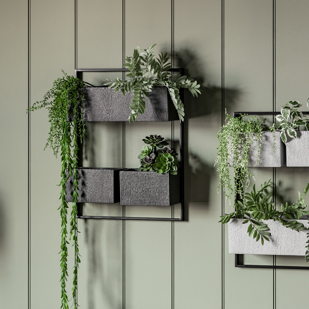 Black Metal Wall Planter black, ÉDITÉ