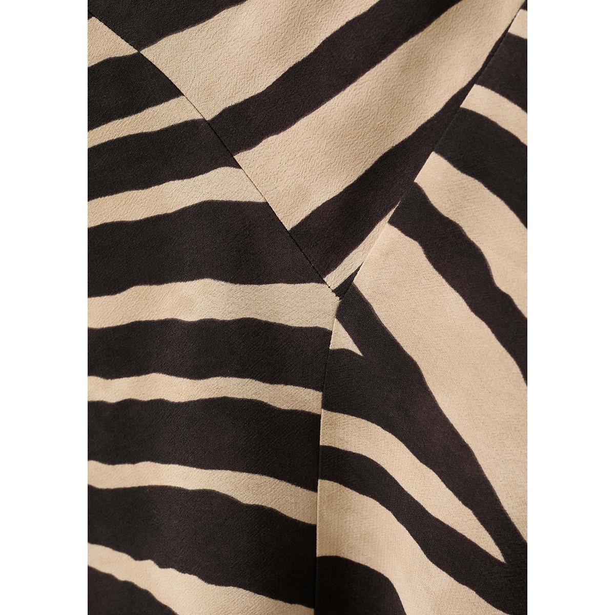 Jupe midi asymétrique noir, MANGO