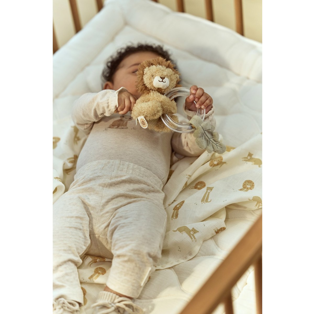 Hochet anneau lion SAFARI FRIENDS marron, LITTLE DUTCH