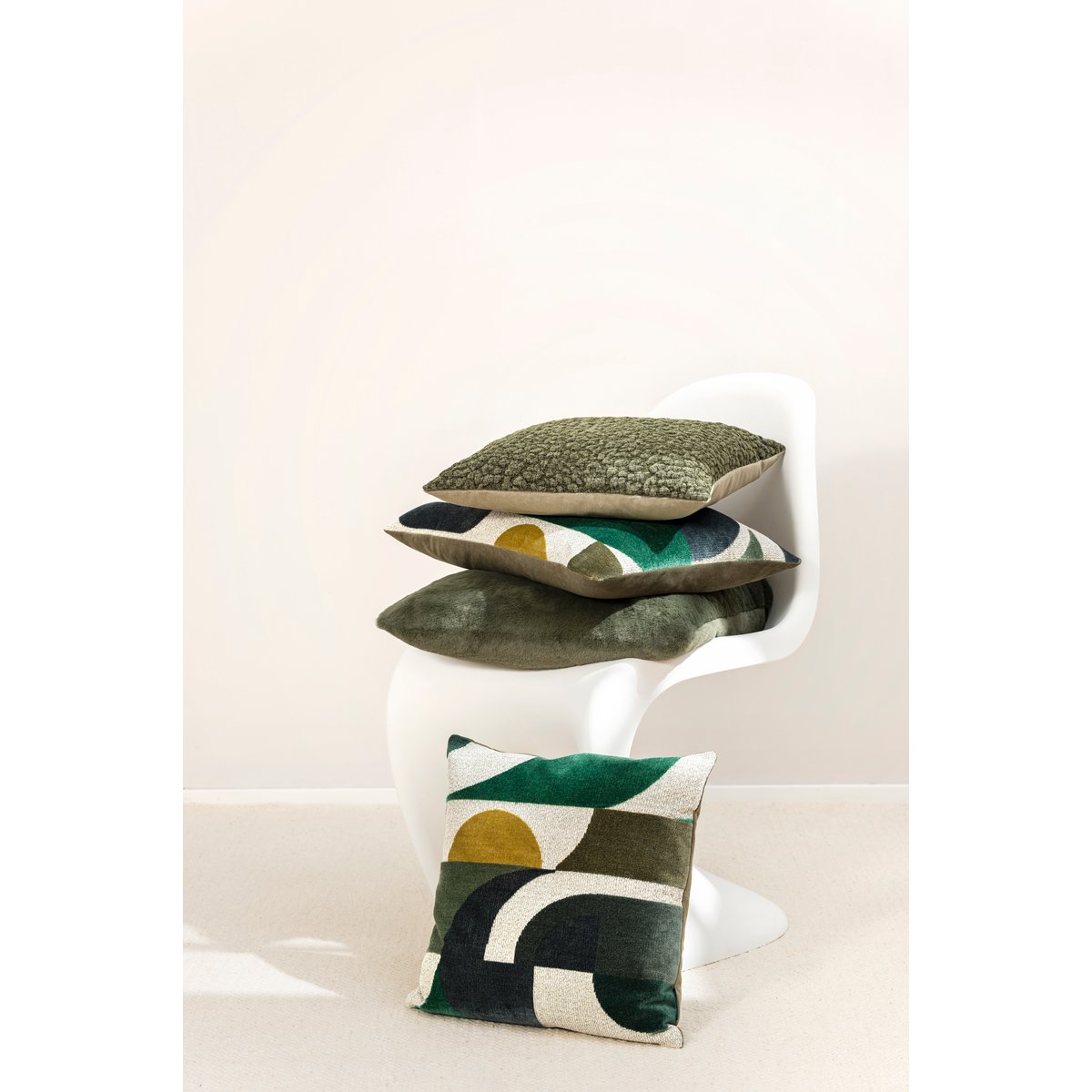 Housse de coussin velours jacquard chenille BACCARA tons de vert et beige, MAGMA HEIMTEX
