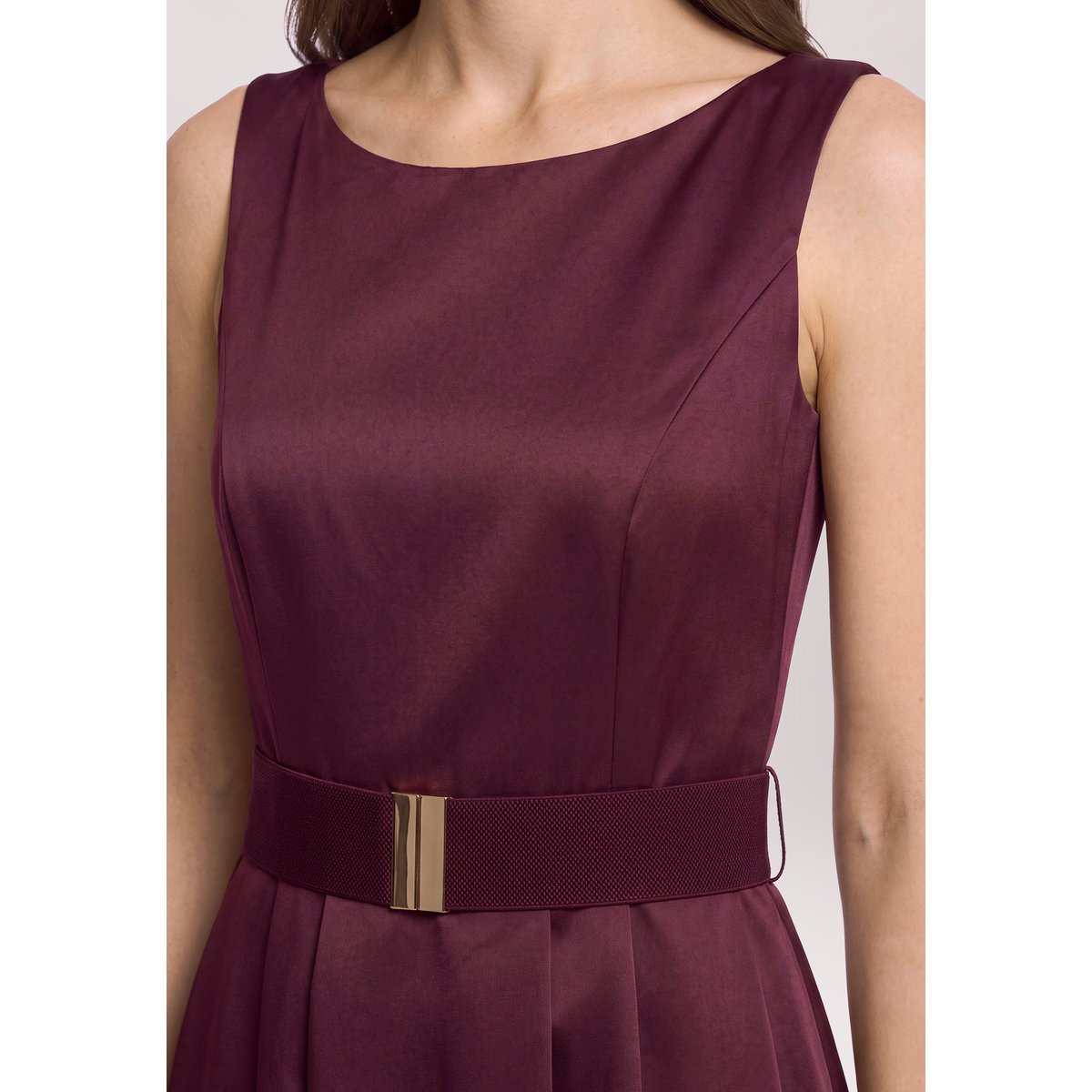 Robe de cocktail à ceinture strong aubergine, VERA MONT