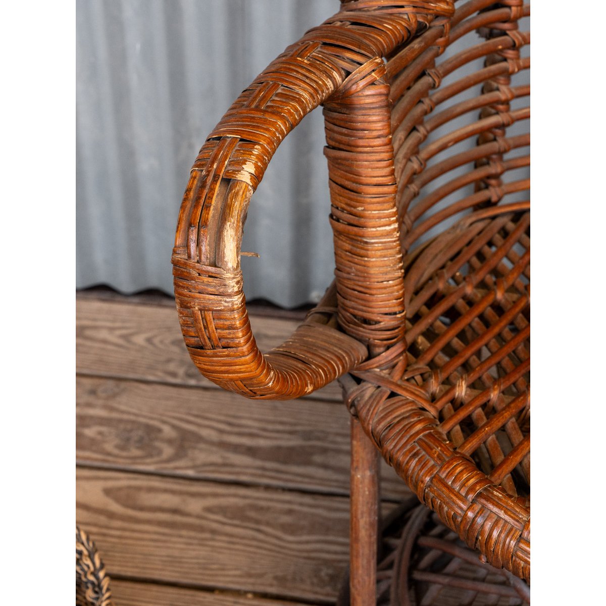 Grand fauteuil en osier Ernest N°1097 - Bon état bois foncé, DEBONGOUT