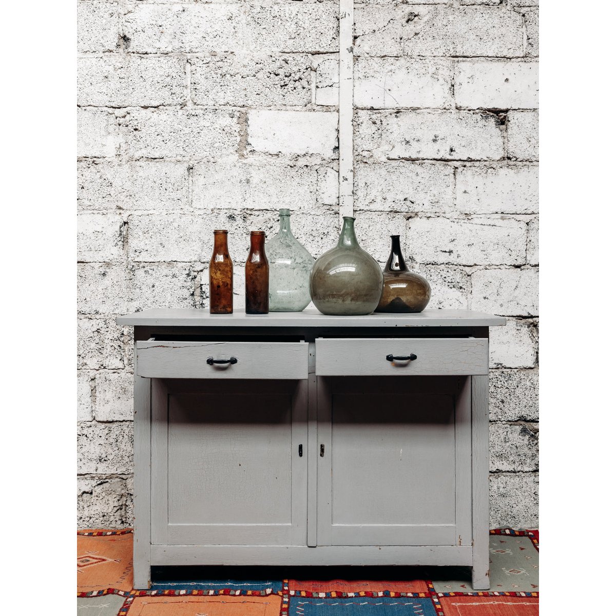 Buffet en bois Gilbert N°63 - Bon état gris, DEBONGOUT