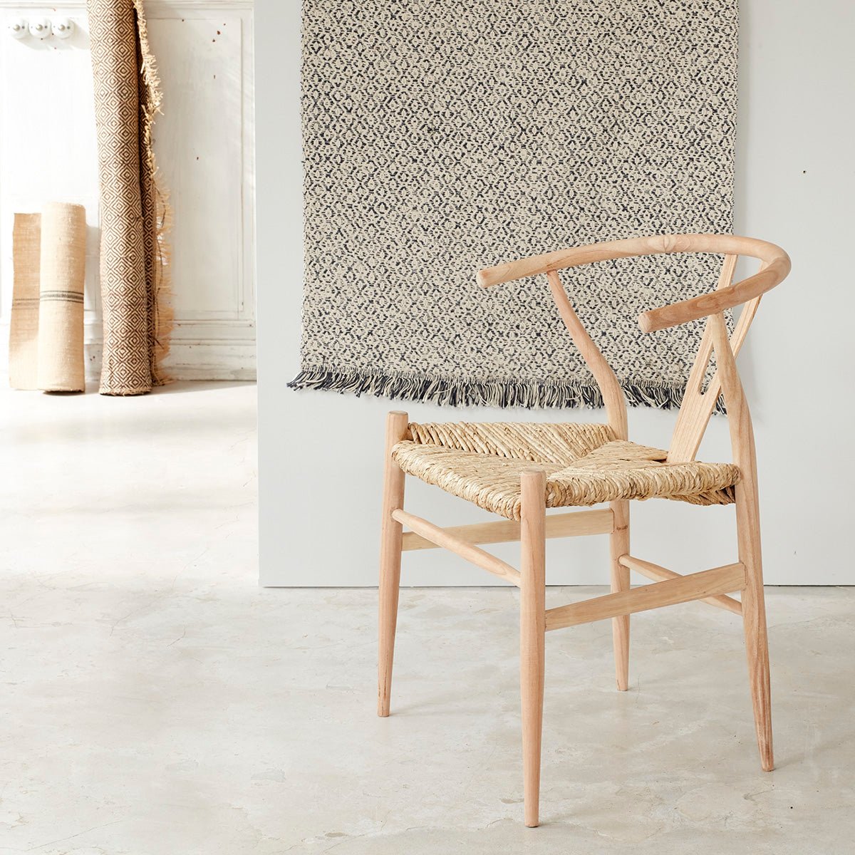Chaise en bois massif et assise tissée CAMILLE naturel, BERAH GETAH