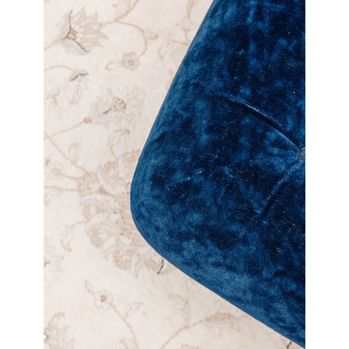 Pouf en velours bleu Jean-Philippe N°93 - Bon état bleu, DEBONGOUT