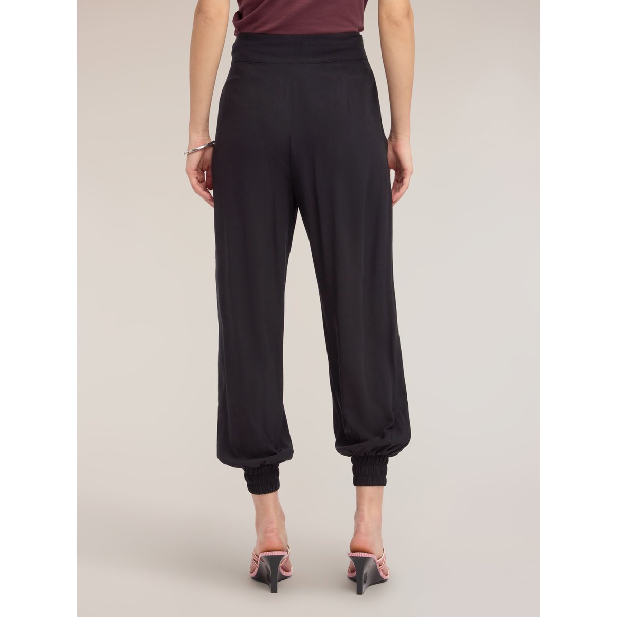 Pantalon avec poignets au bas noir, MOTIVI