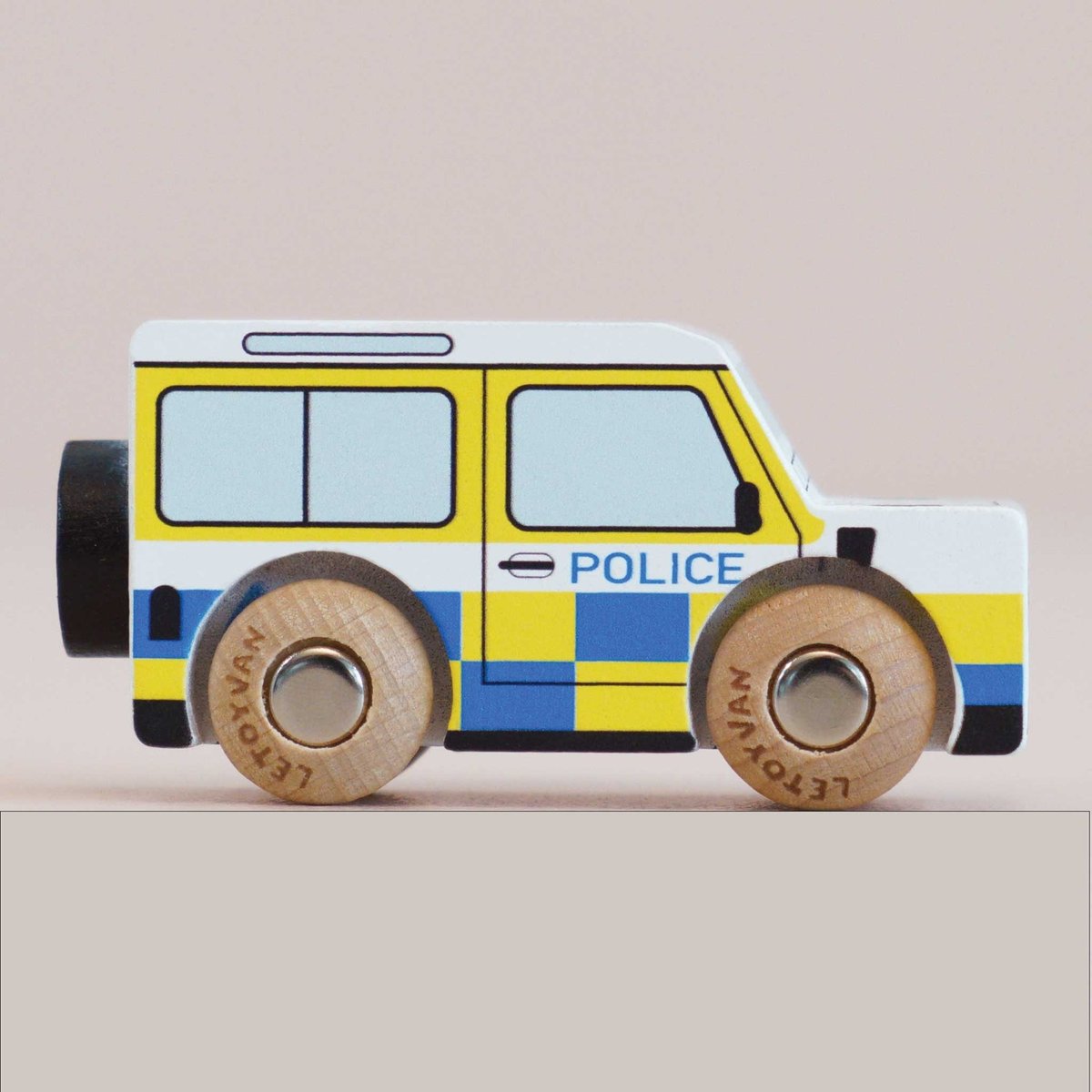 Voiture Bobby No 40 blanc, LE TOY VAN