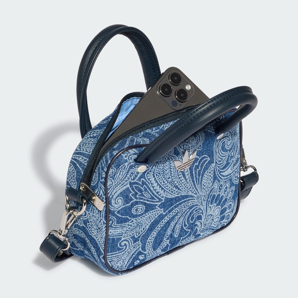 Sac Carré Adidas Originals X Liberty London Sac Carré Adidas Originals X Liberty London light denim, adidas Originals