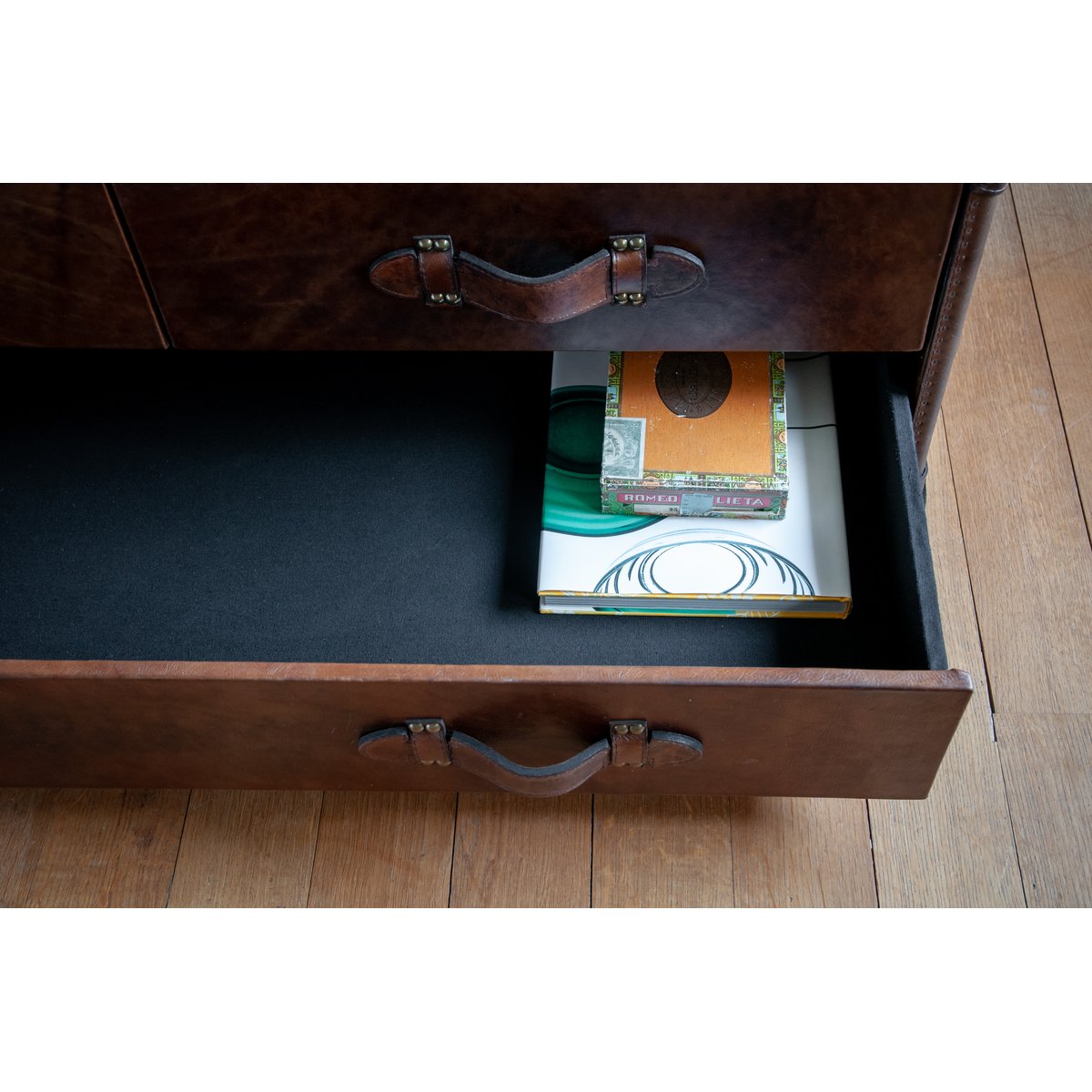 Table basse en cuir GOLDFIELD marron, PRODUIT INTERIEUR BRUT