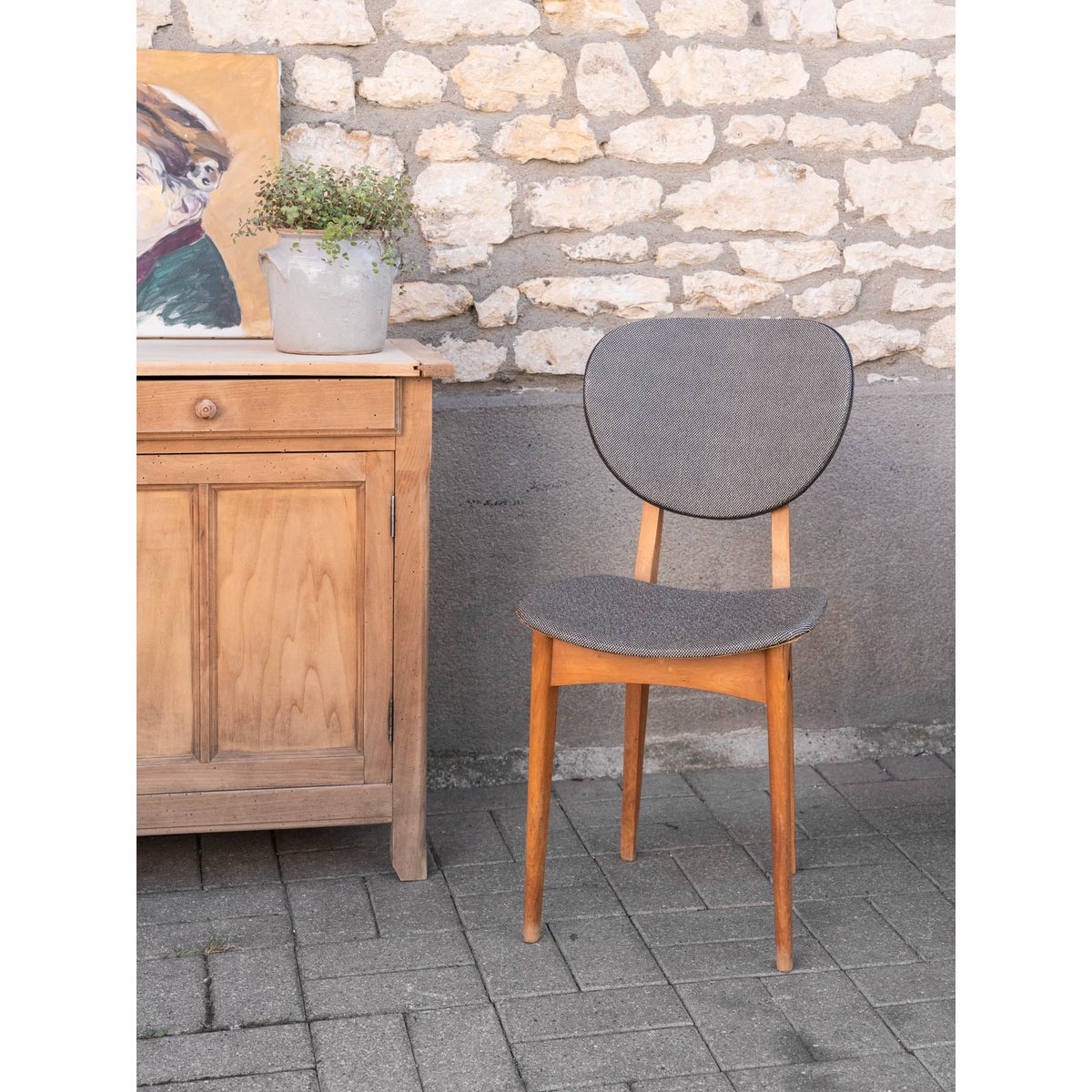 Chaise vintage en bois et revêtement synthétique Alma N°1945 - Bon état bois clair, DEBONGOUT