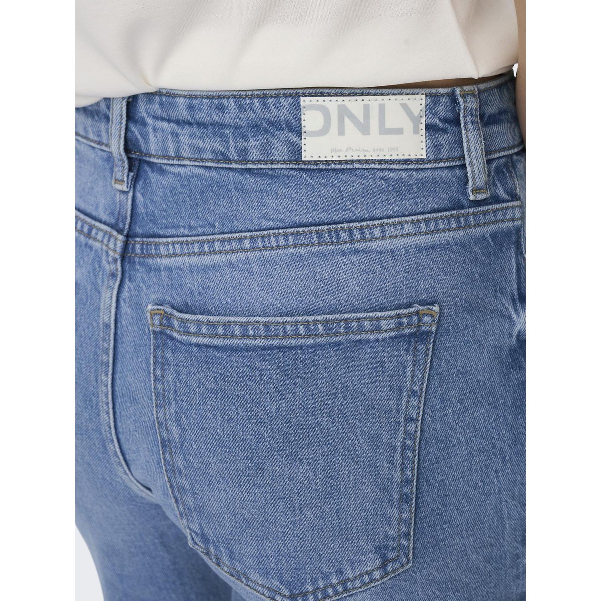 ONLEMILY Taille haute Straight Fit Jeans Jean coupe droite light blue denim, ONLY