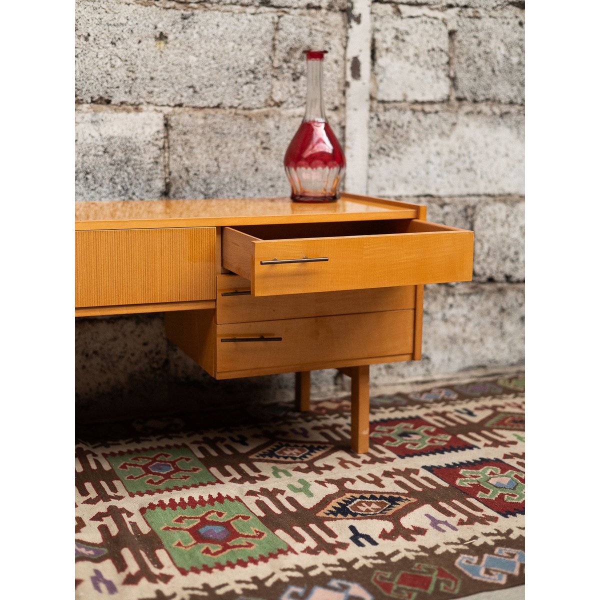 Enfilade asymétrique Margaret N°491 - Bon état bois clair, DEBONGOUT