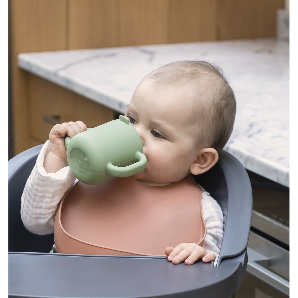 Tasse d'apprentissage en silicone vert sauge, BEABA