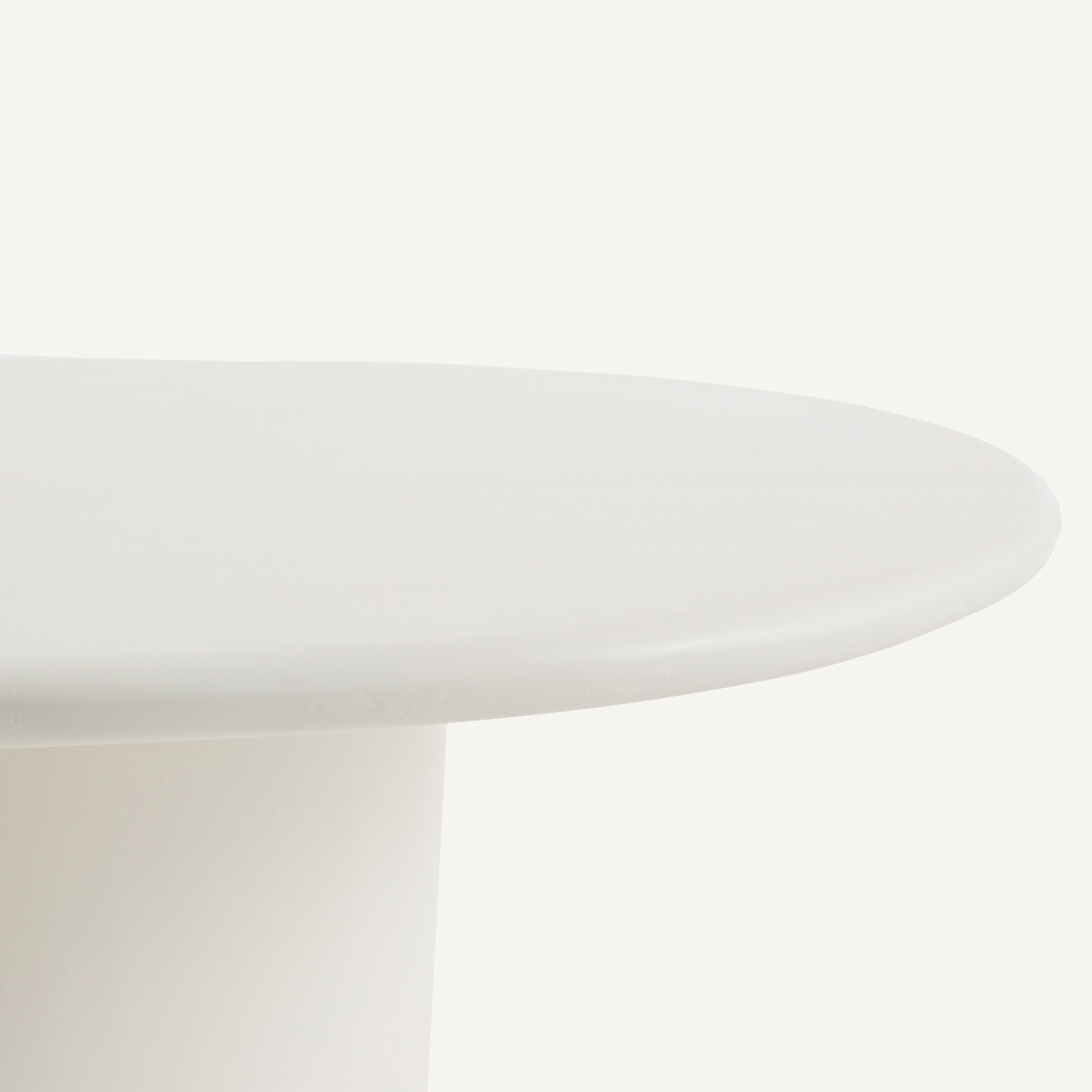 Table basse en acacia massif, hauteur 38,5 cm, Oreus blanc ecume, AM.PM
