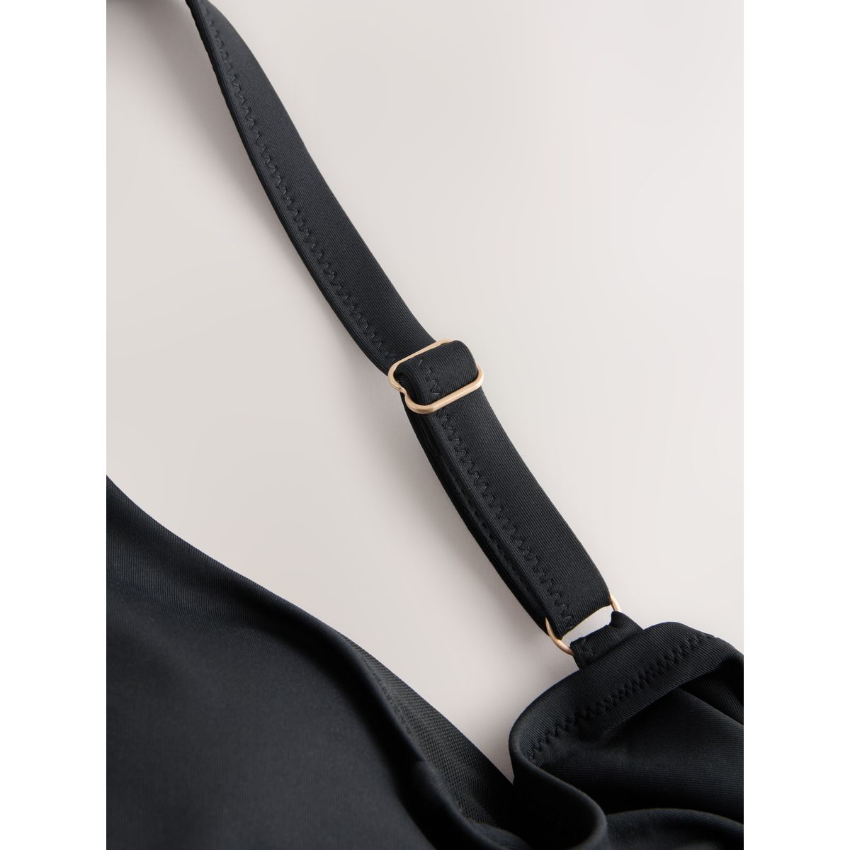 Maillot de bain à goutte d'eau et col montant noir, NEXT