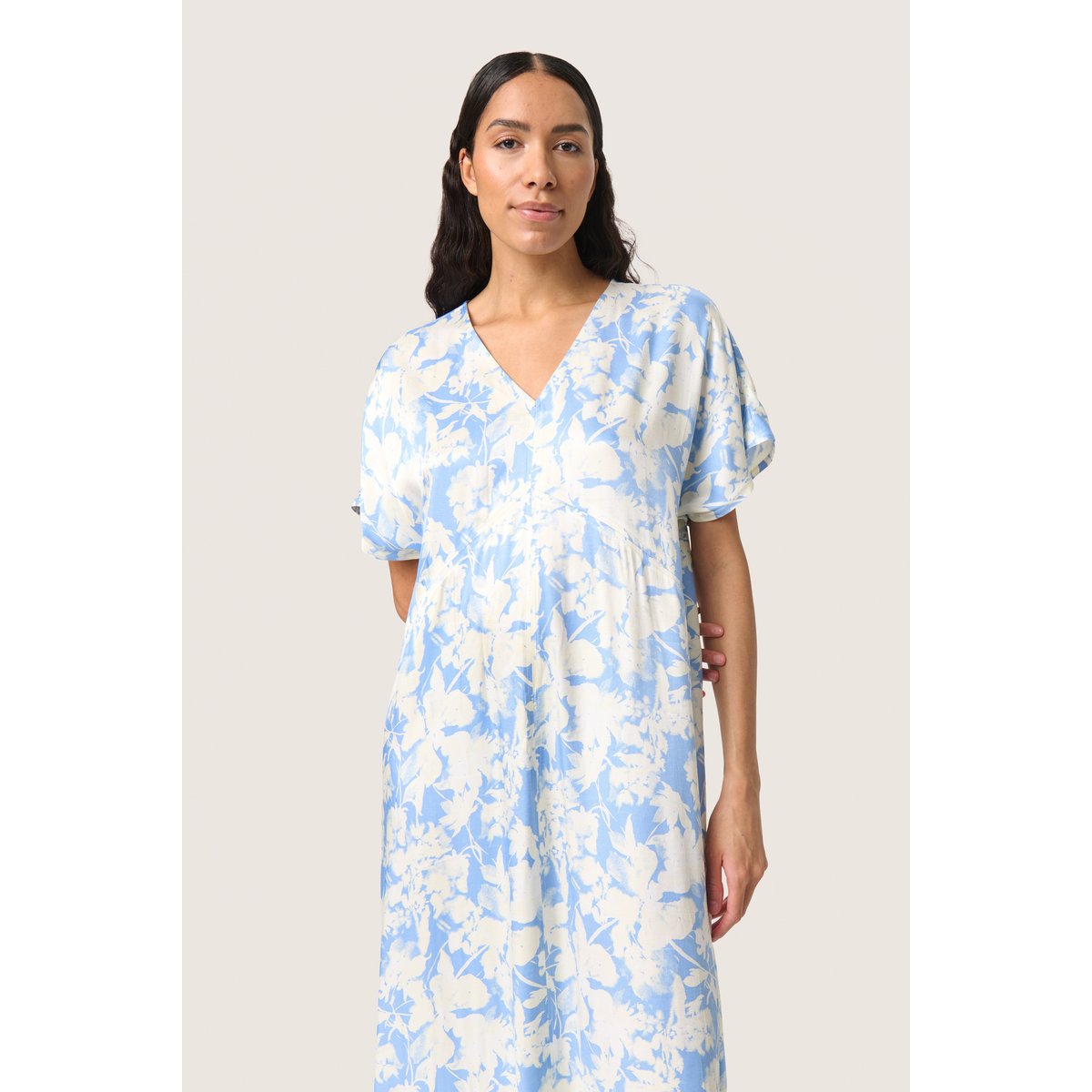 Dress bleu vista blue floral print, SOAKED IN LUXURY