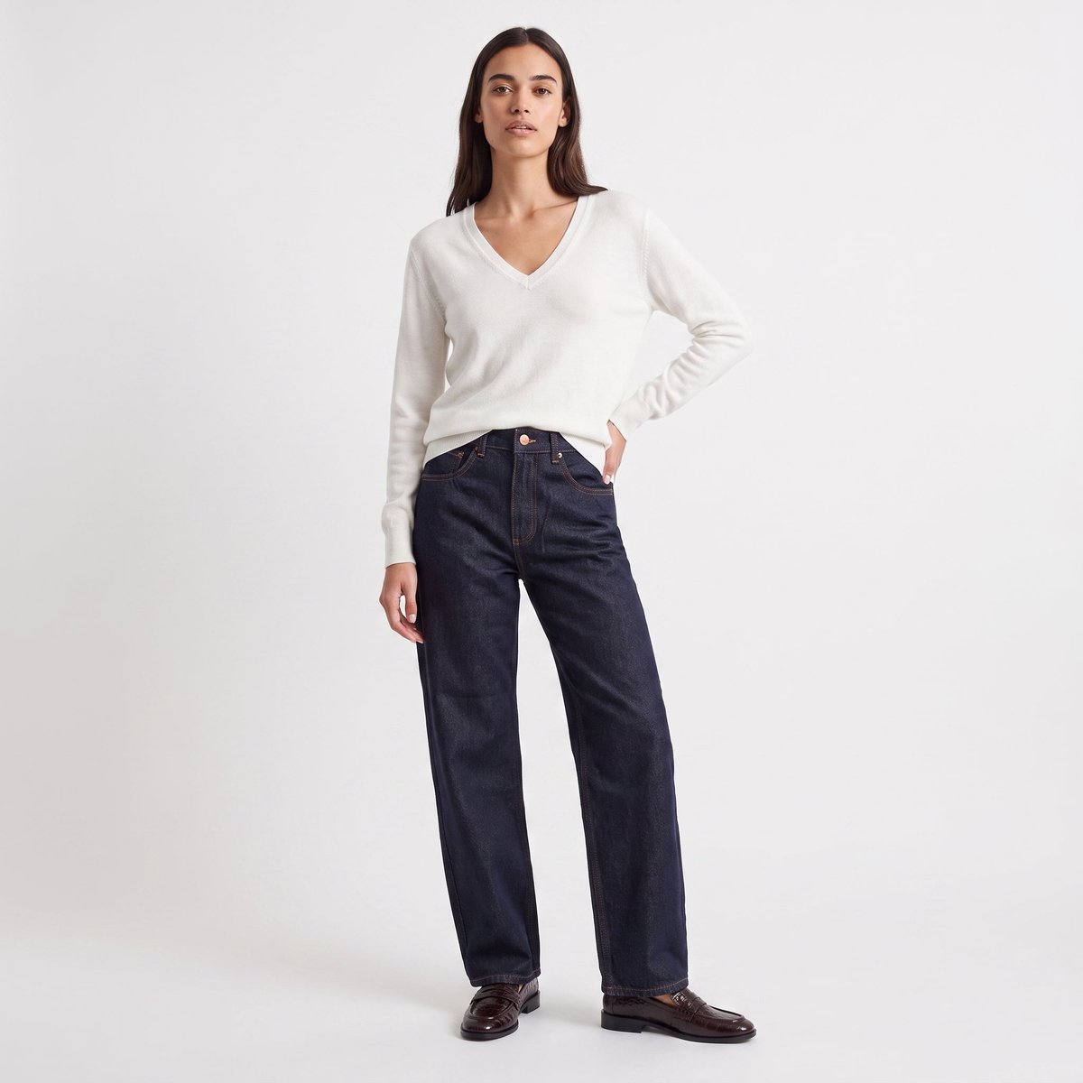 Pull coupe ajustée col en V manches longues EDEN cream, ARTLOVE