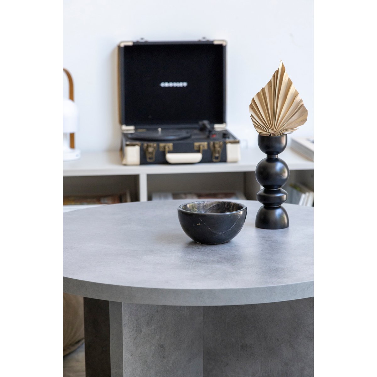 Table basse ronde PAUSA gris microciment, REALLY NICE THINGS