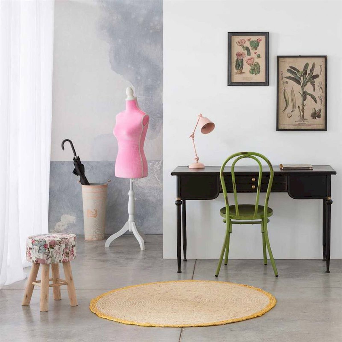 Mannequin de couture en bois et velours rose velours pastel, RECOLLECTION