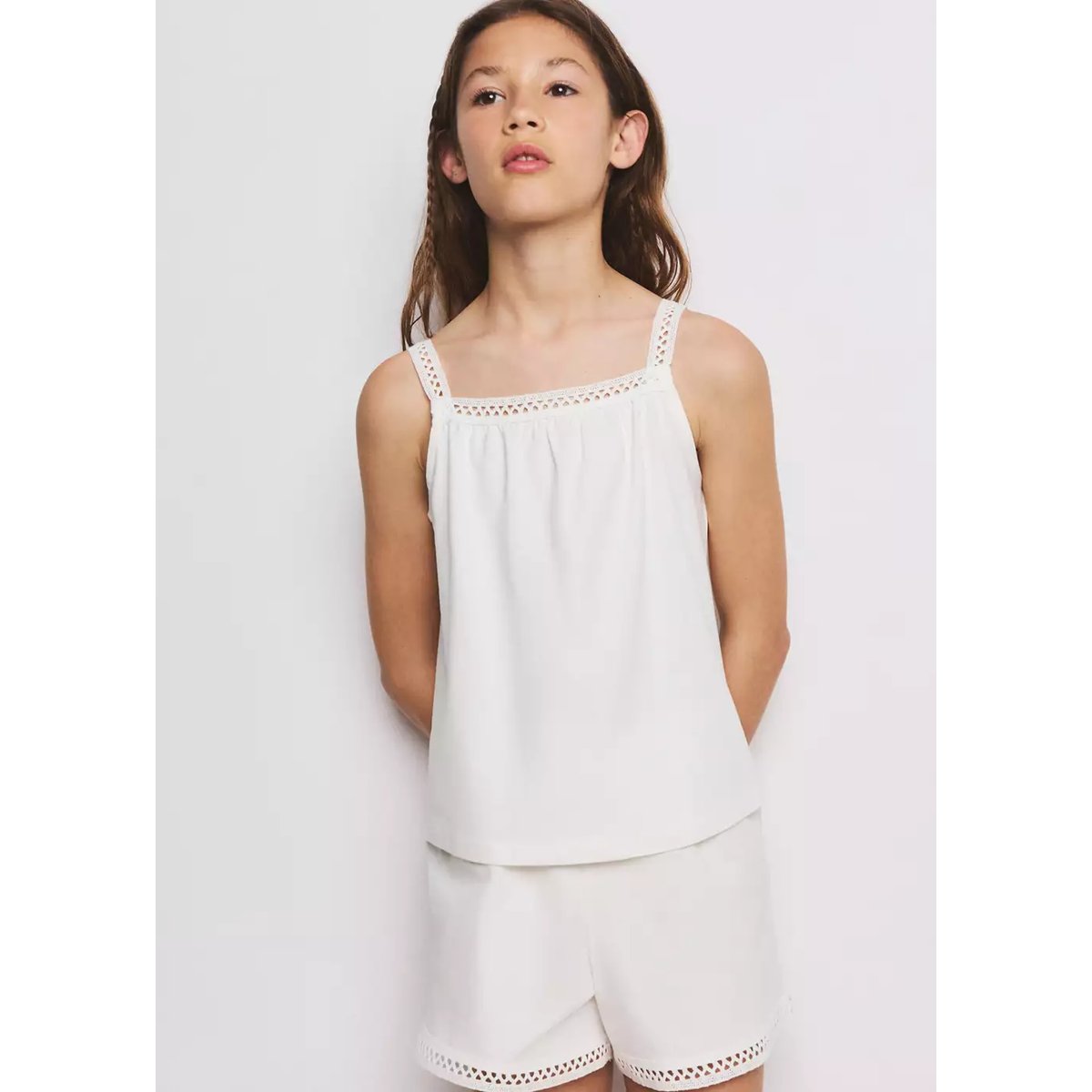 Pyjama court détails ajourés blanc cassé, MANGO KIDS