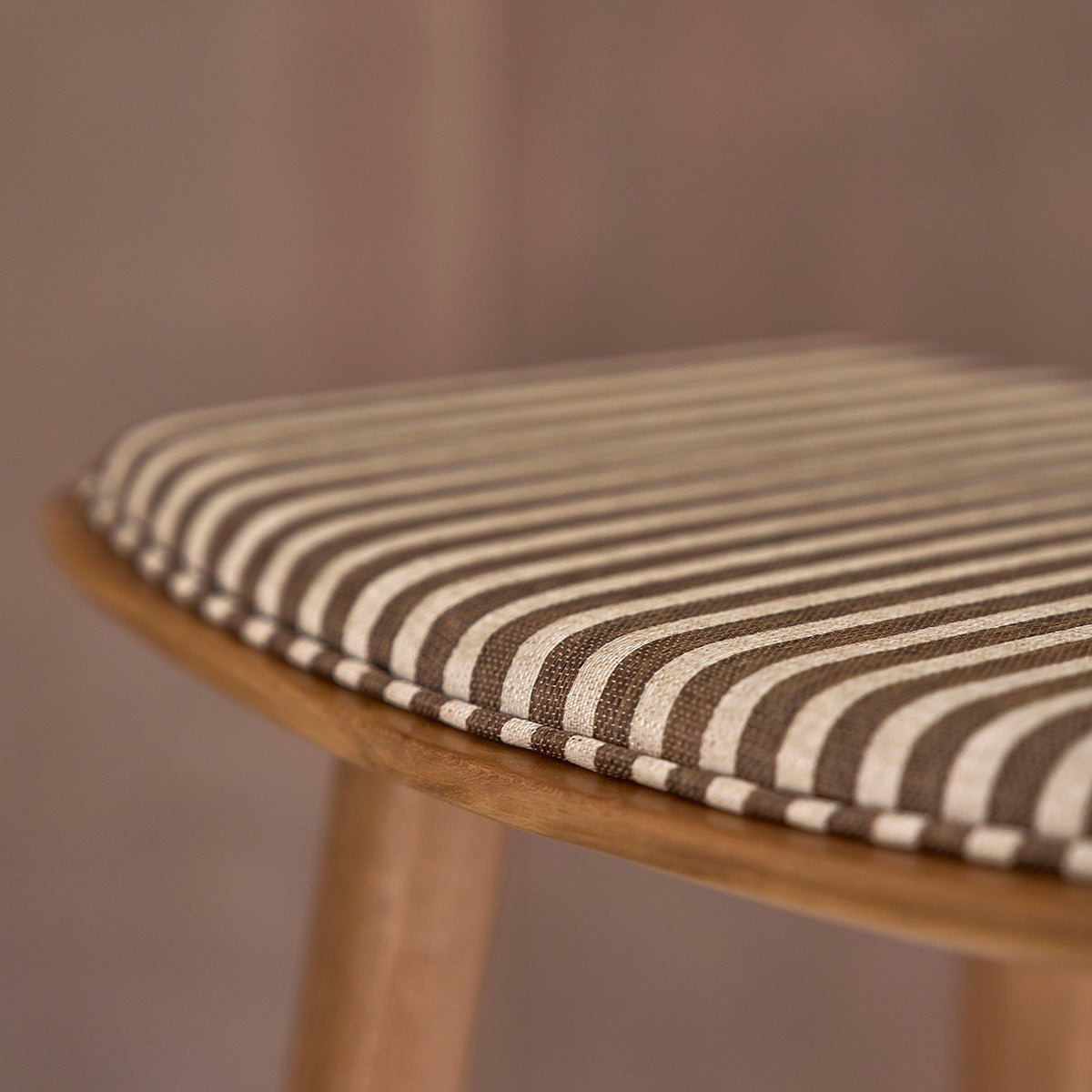 Lot de 2 tabourets de bar en teck massif et tissu rayé AMBRE rayure_marron_beige, BERAH GETAH