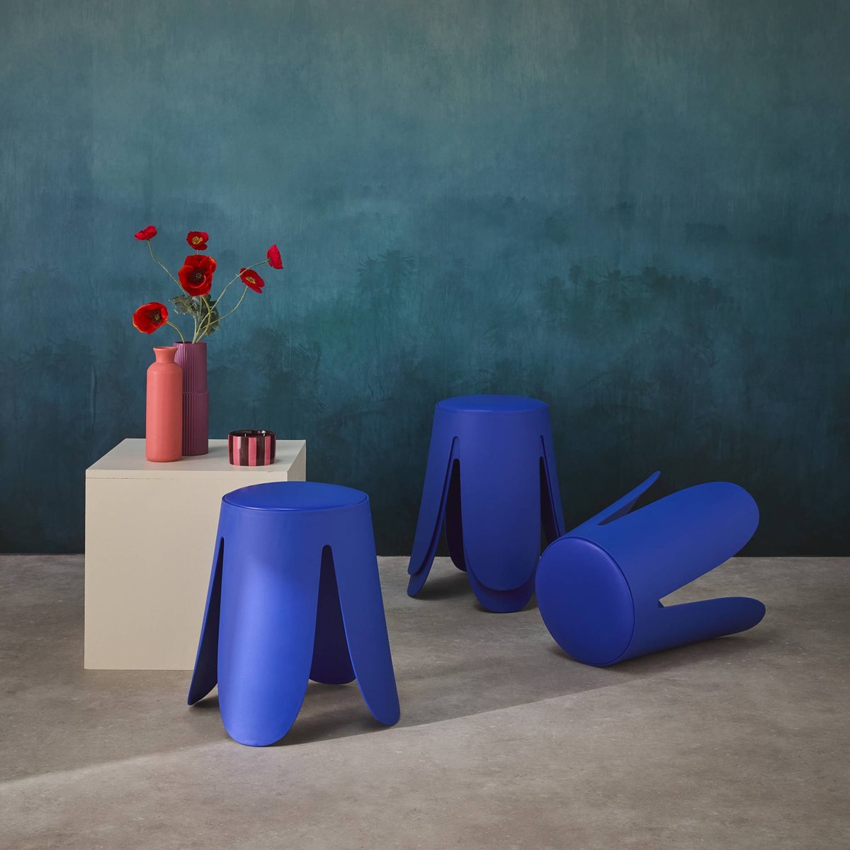 Tabouret empilable simili cuir (lot de 4) NIKI bleu, SWEEEK