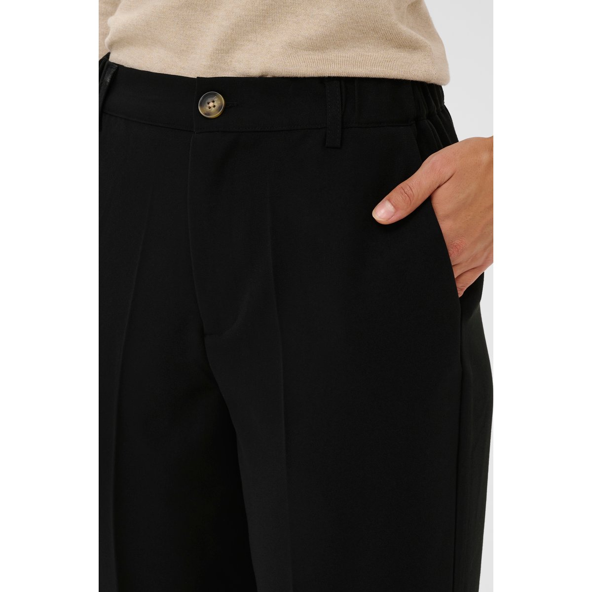 Costume noir, KAFFE