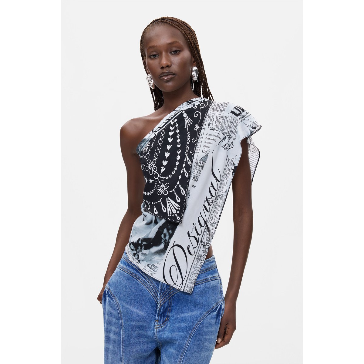 Foulard triangulaire noir, DESIGUAL