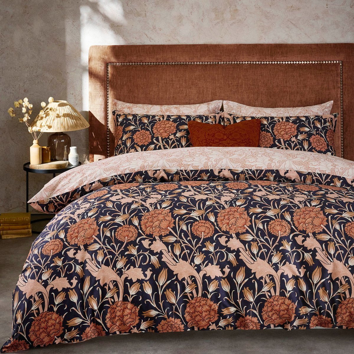 Parure de lit, housse de couette fleurie + 2 taies pour lit en 140 Pivoines et tulipes sauvages bleu, rose cuivré et orange safrané, WILLIAM MORRIS AT HOME
