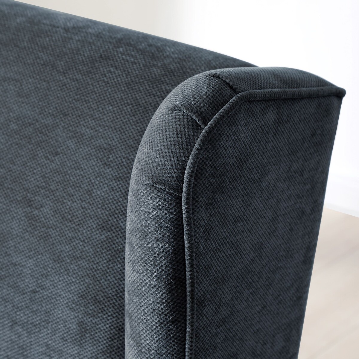 Liora Chenille Wingback Armchair denim, ÉDITÉ