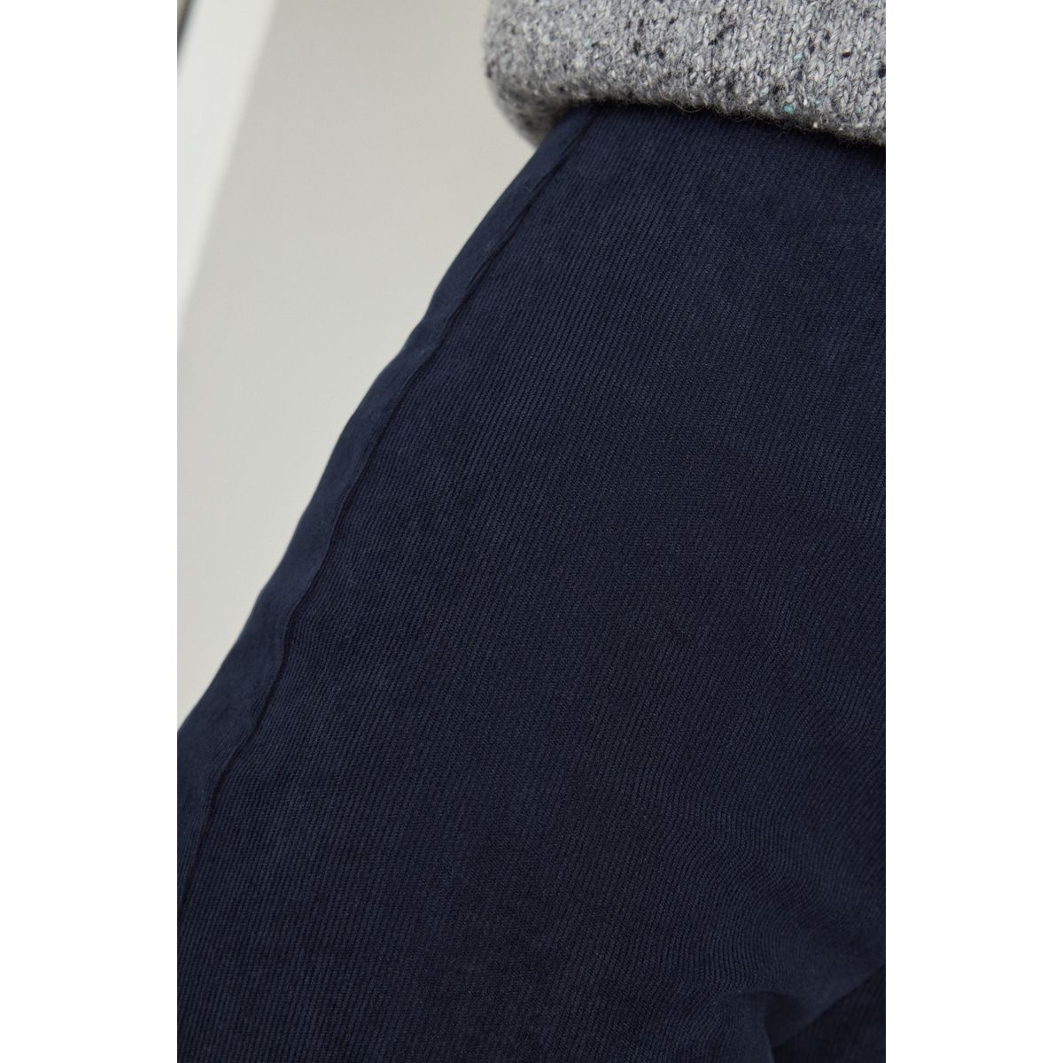 Pantalon large en velours côtelé lissant bleu marine, NEXT