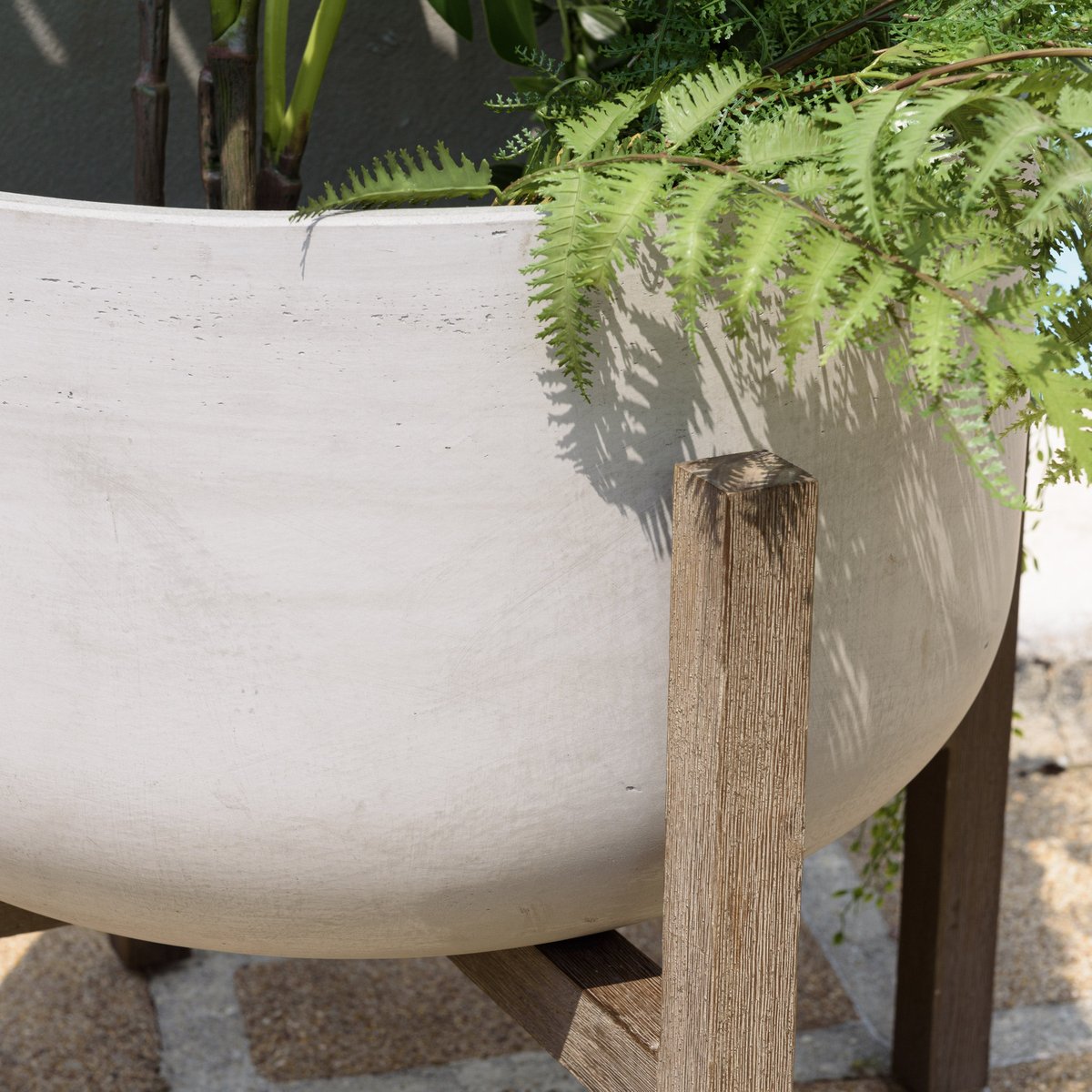 Pot de fleurs rond en béton pieds acacia D53 cm HERCULE gris, PIER IMPORT