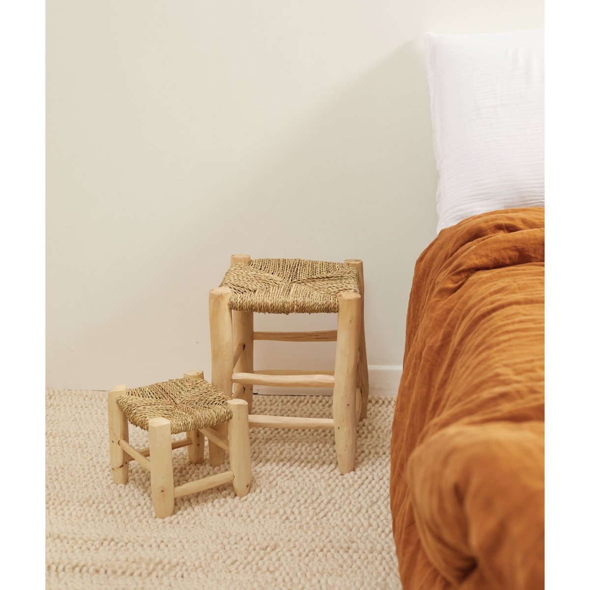Tabouret Marocain bois de laurier - LOJI - 40x30x30 cm naturel, HOME MAISON