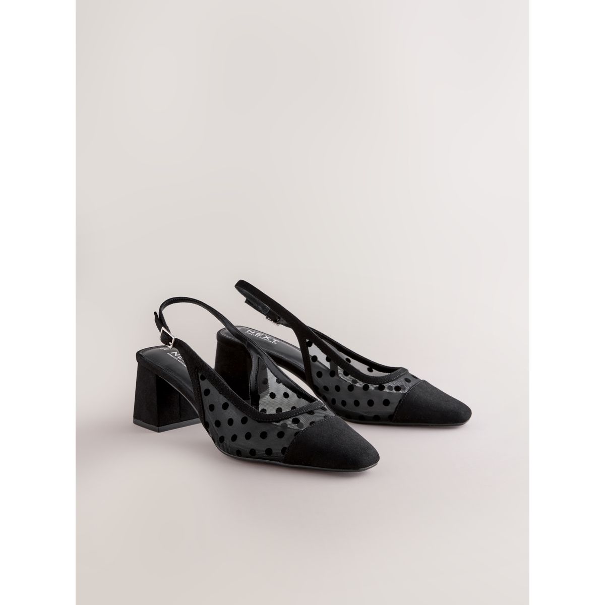 Chaussures à bride arrière et bout carré polkadot noir, NEXT