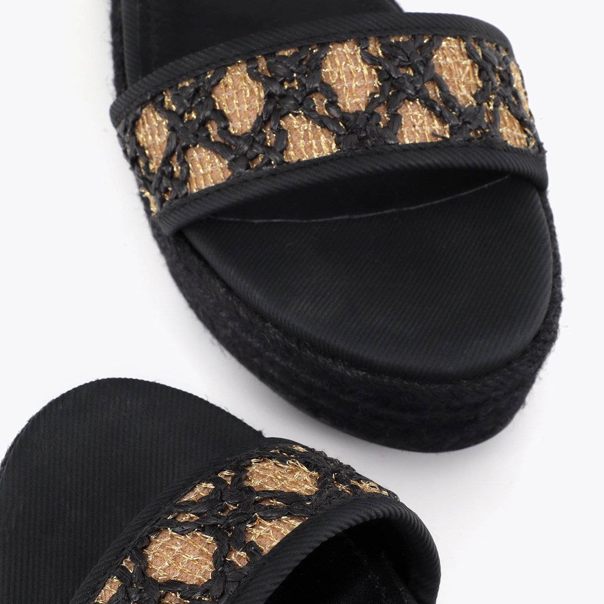 Sandale compensée avec brides texturées noir, LOLA CASADEMUNT