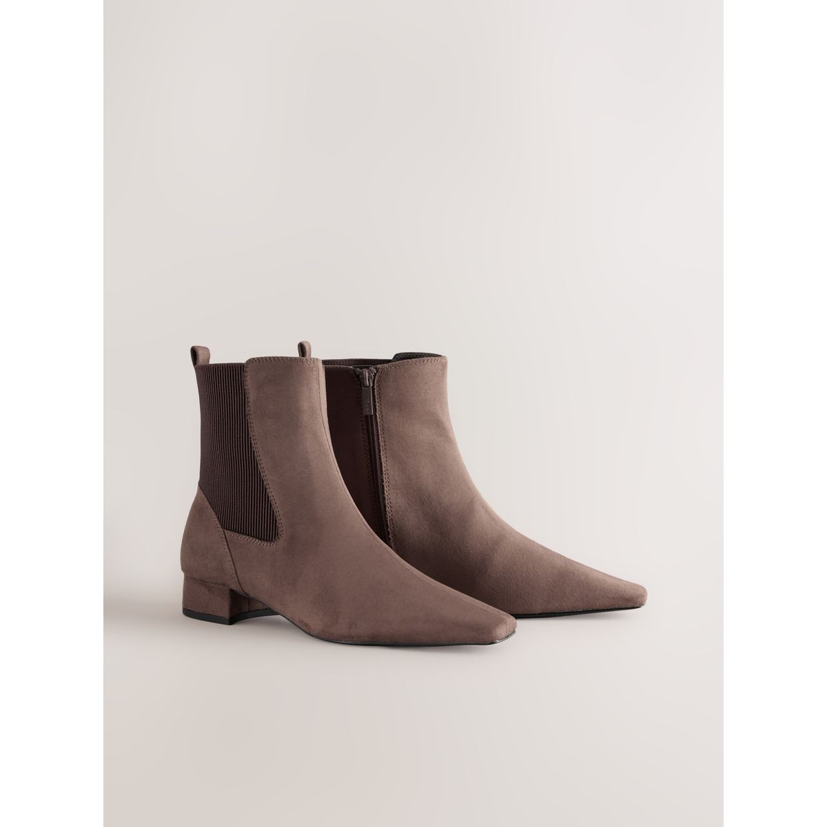 Bottines chelsea à bout ciselé taupe, NEXT