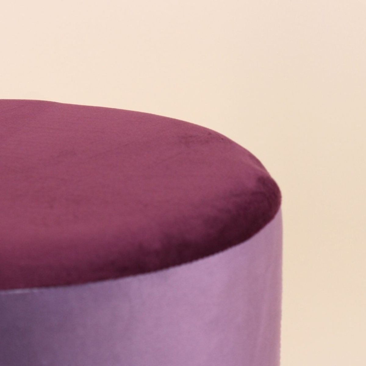 Pouf en velours imprimé Fancy girafe 37cm violet, HASHTAG DECO