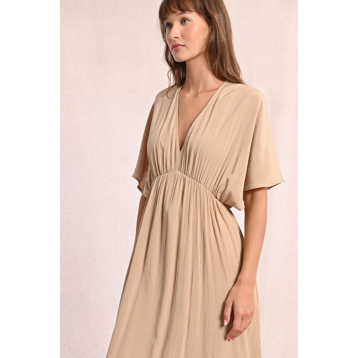 Long-Sleeved Mini Dress with Plunging Neckline beige, MOLLY BRACKEN